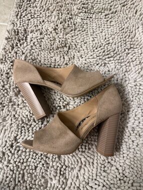 Penny Loves Kenny Taupe Suede Open-Toe Block Heel Pumps